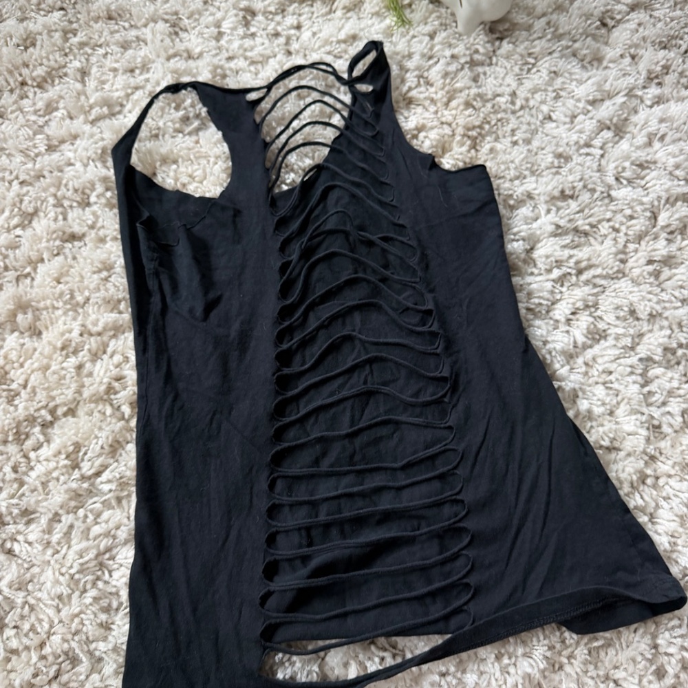 Chic and Fox Women's vintage 2000 Y2K stylish Black Strappy Tank Top black tank - Picture 5 of 5